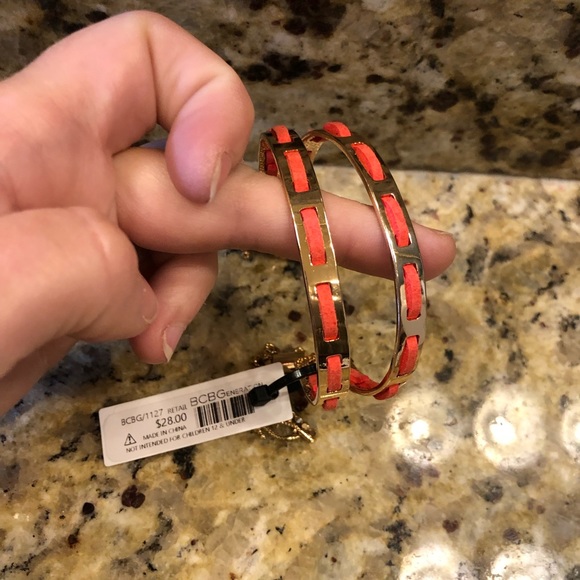 🌹BCBG cuff red and ivory linked gold fringe end - Picture 11 of 16